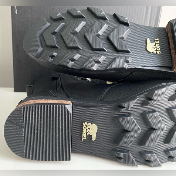 NEW Sorel Emelie Shearling Short Lace Up Cozy Black White Fur Boots Shoes Sz 6.5 - Picture 14 of 15